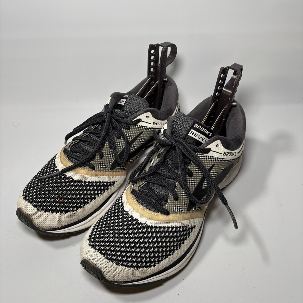 Brooks Revel Running Shoes Womens Size 7.5 Black White Athletic Trainer
